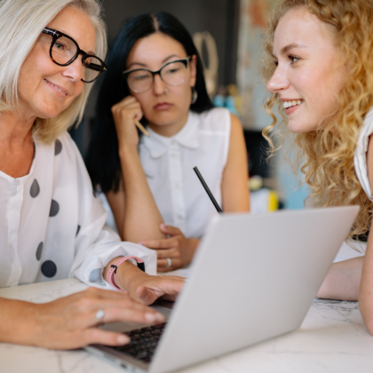O mercado de trabalho sabe lidar com mulheres 50+?
