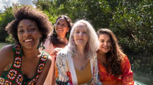 12 coisas que mudam silenciosamente na vida de uma mulher depois dos 40