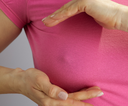Chegamos em outubro, o mês rosa: o guia rápido para cuidar das mamas em qualquer momento da vida